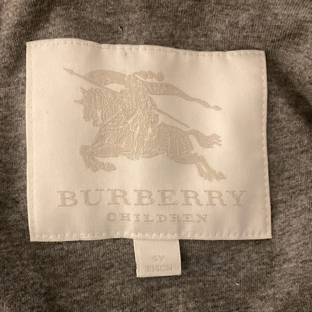Burberry Boys Rain Jacket with Hood. Olive green Nylon. Size 4 Yr.